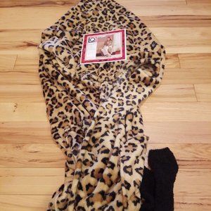 Readers Wrap and Sock Set